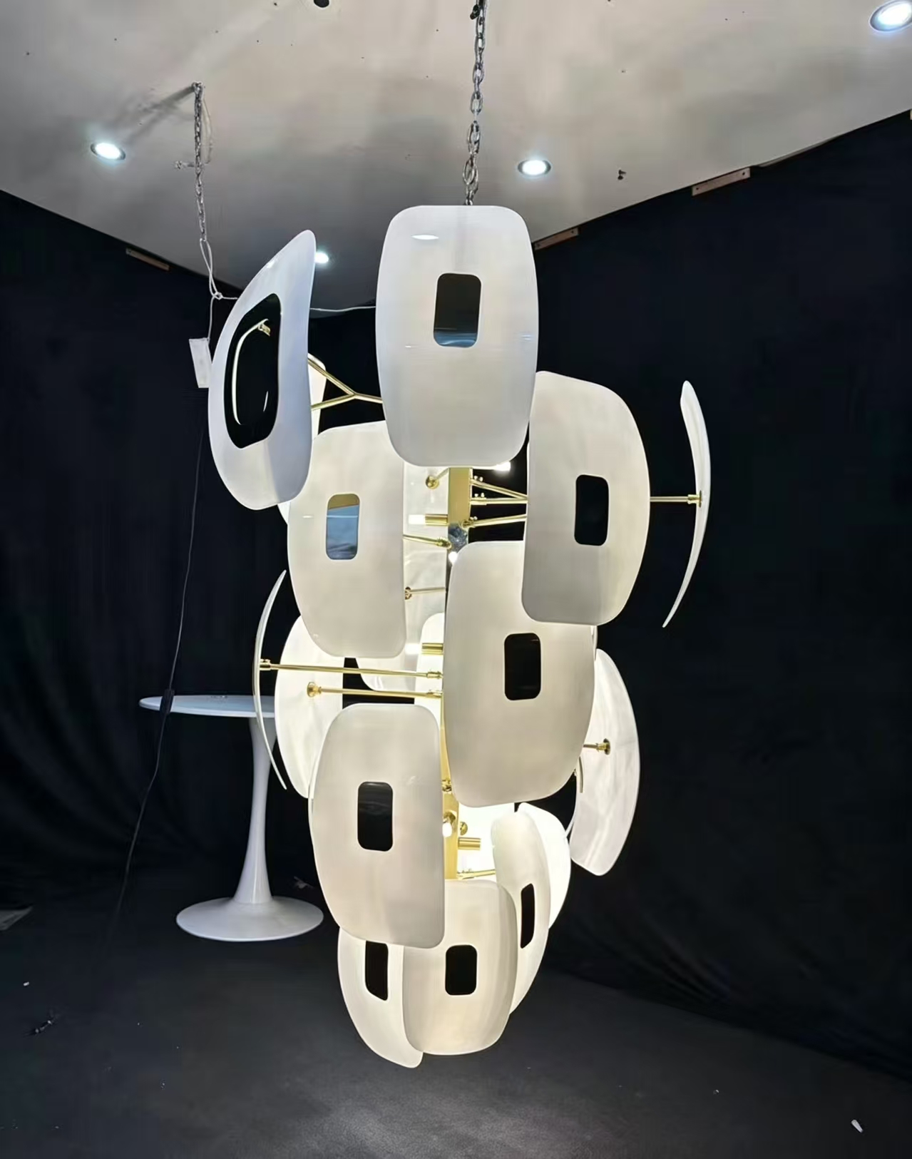 Artistic Abstract Shape LED Chandelier – Modern Art Gallery/Luxury Villa Decorative Lighting
