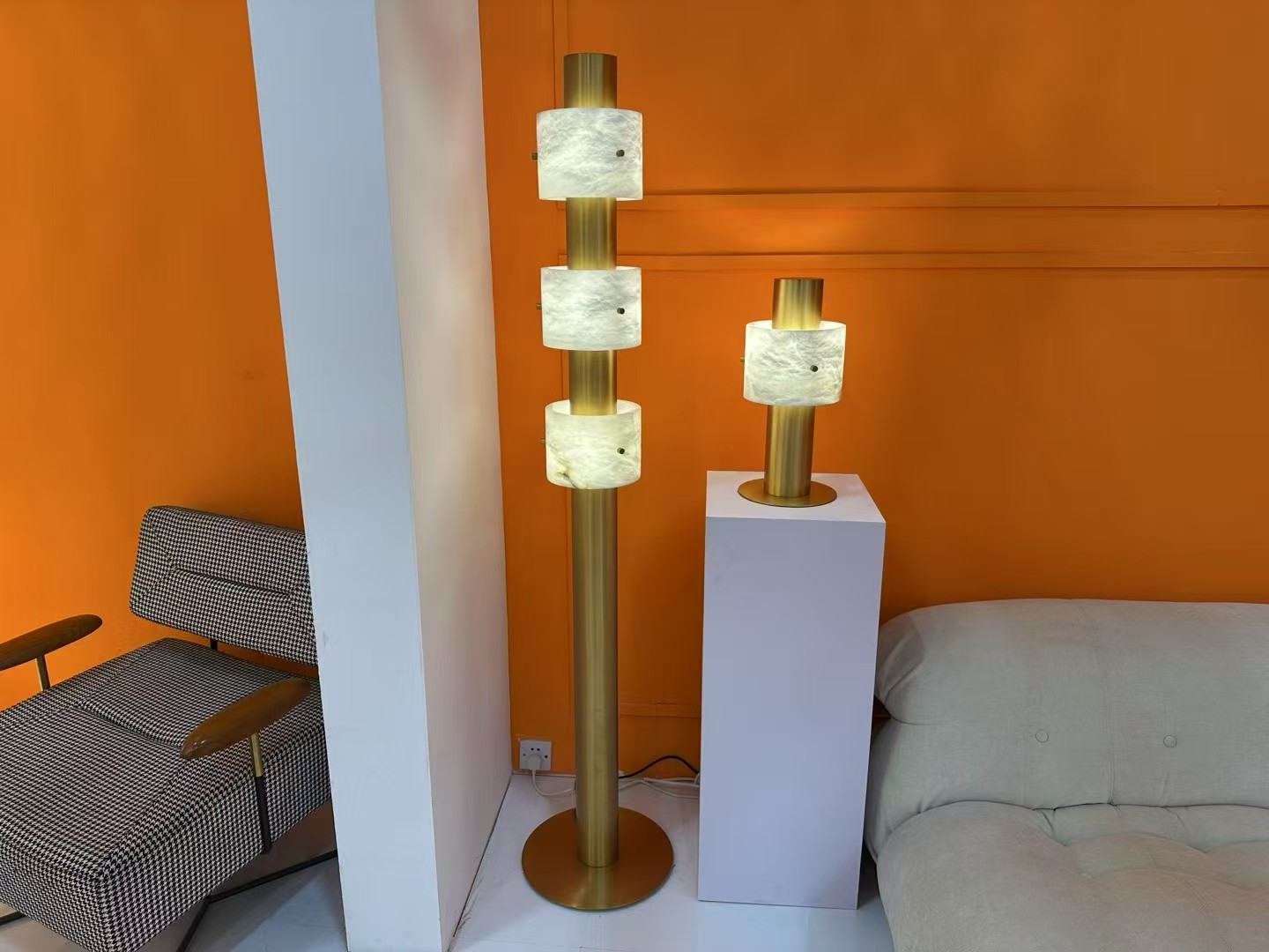Nordic Modern Alabaster Floor Lamp Rechargeable LED Floor Lamp with Dimmer Marble Accent Home Decor for Living Room Bedroom Office Indoor