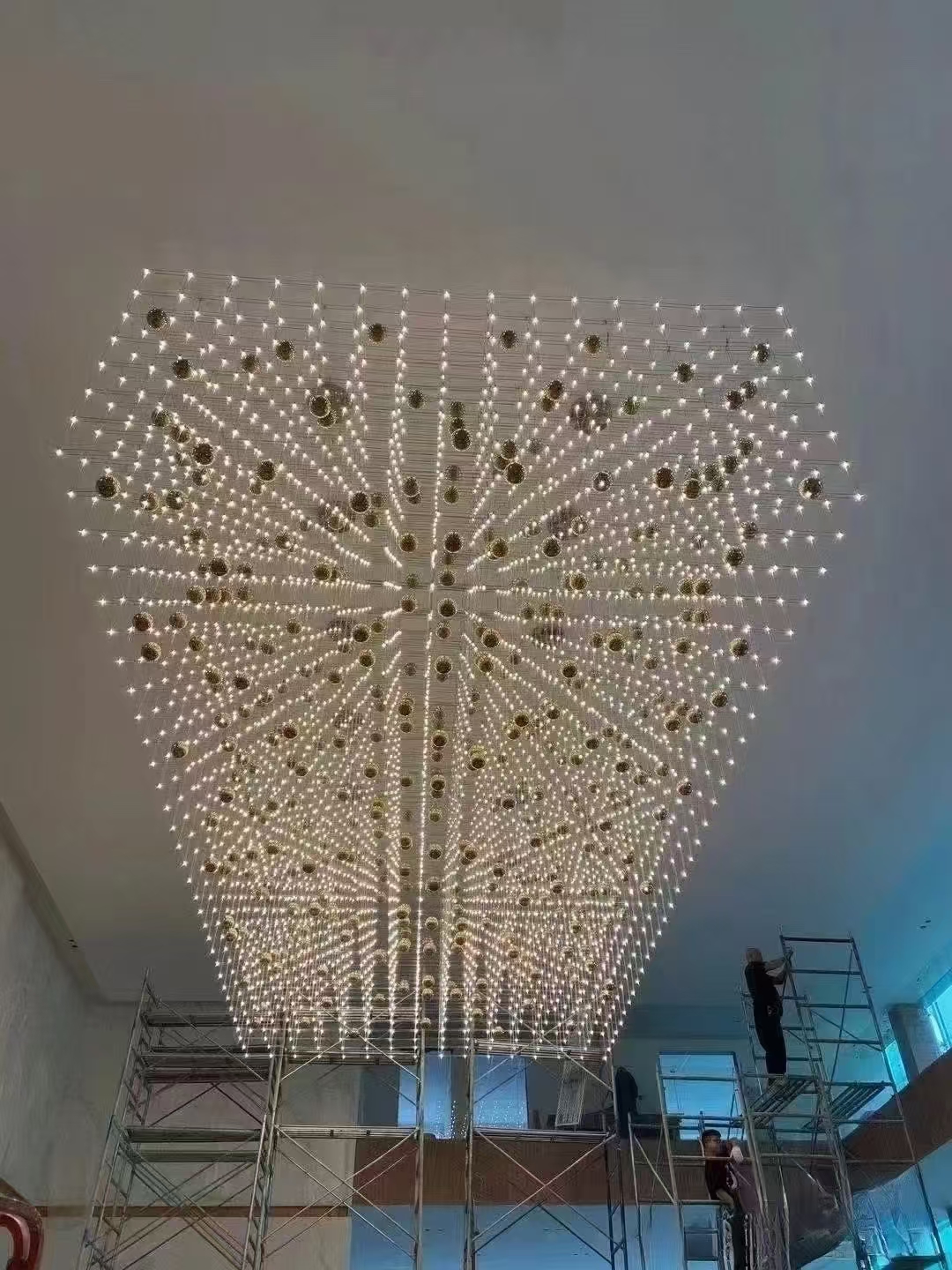 Zhongshan Guzhen Modern Led Light Chandeliers and Pendant Lights