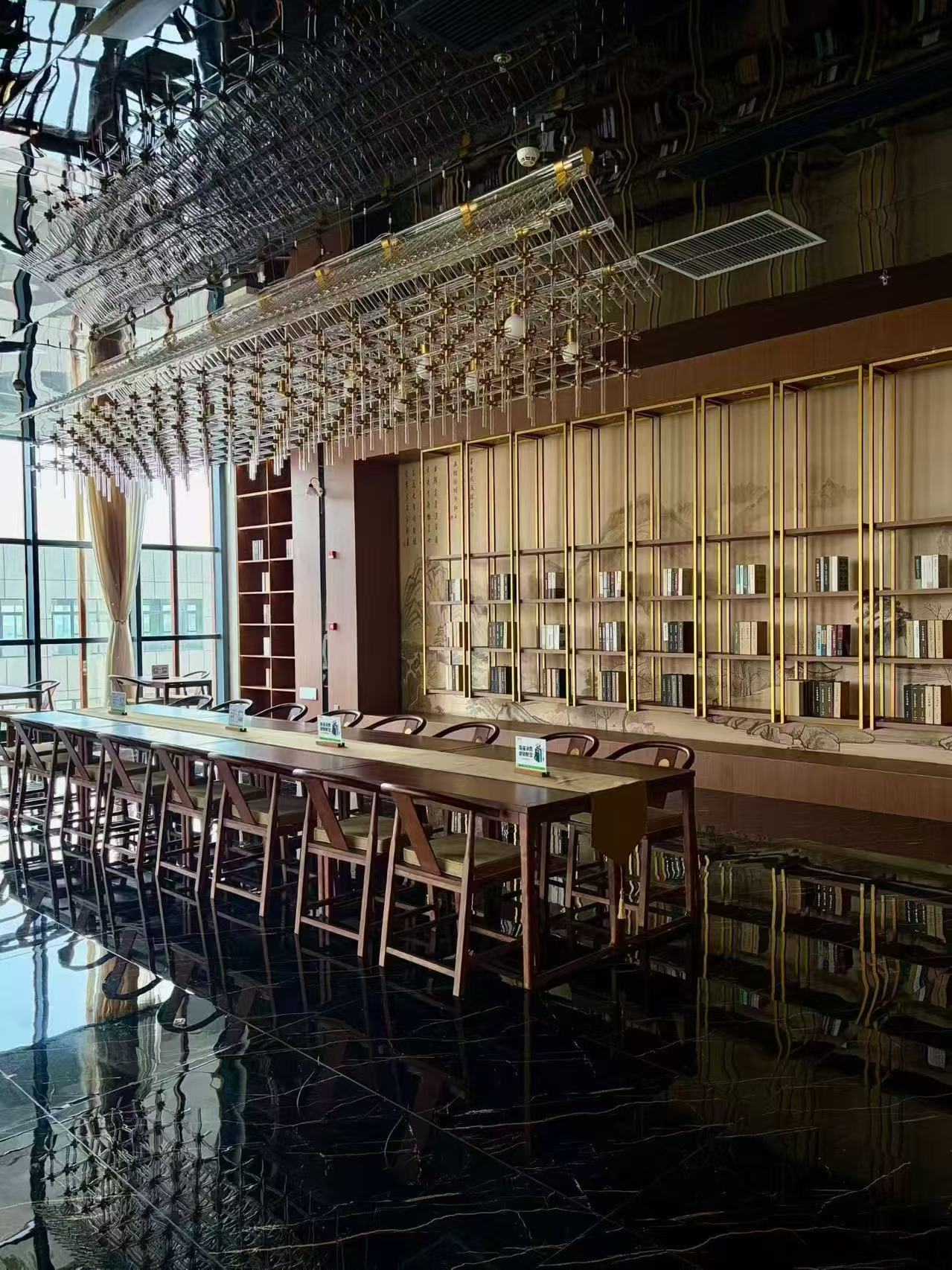 Luxury Modern Hospitality Acrylic Chandelier Custom Project Solution Premium Pendant Light for Hotel Event Decor Venues Lighting