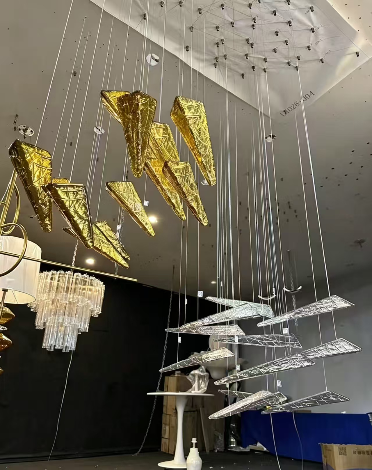 Custom New Design Luxury Modern Large Led Glass Banquet Hall Restaurant Lobby Villa Hotel Decoration Chandelier