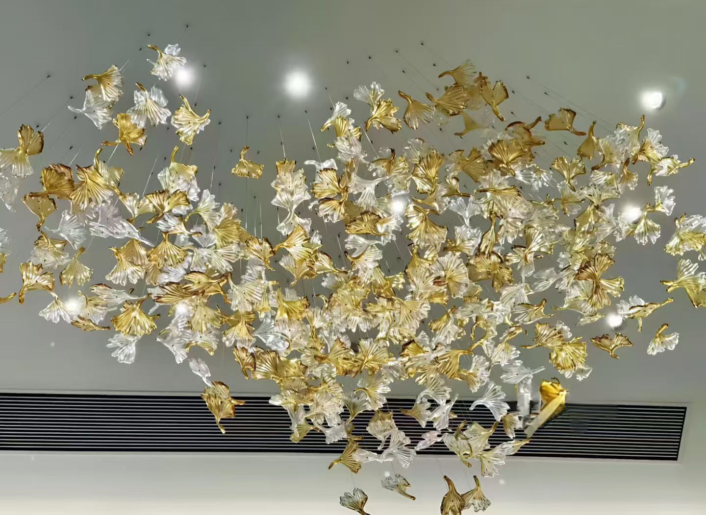 Hot Sale Customizable Art Glass Pendant Handmade Indoor Hanging Light Adjustable Height Classic Flower Butterfly Style Full